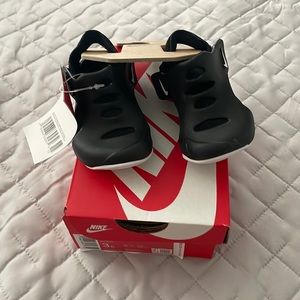 Nike sunray protect sandals - size 3c